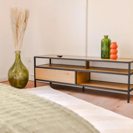 Milpau 1 - Modernes Und Zentrales Studio-apartment Mit Queensize-bett - Netflix, Nespresso, Smart-tv Und Terrasse *